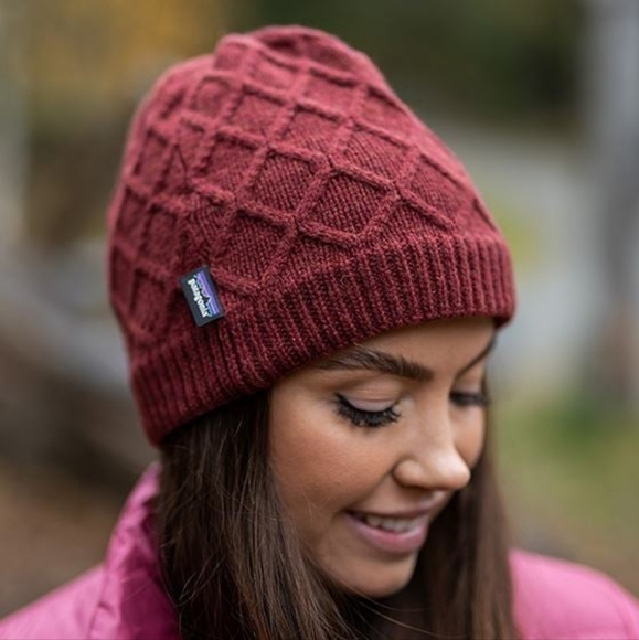 Patagonia Women's Honeycomb Knit Beanie NWOT Size ONE SIZE (Red) - Picture 1 of 8